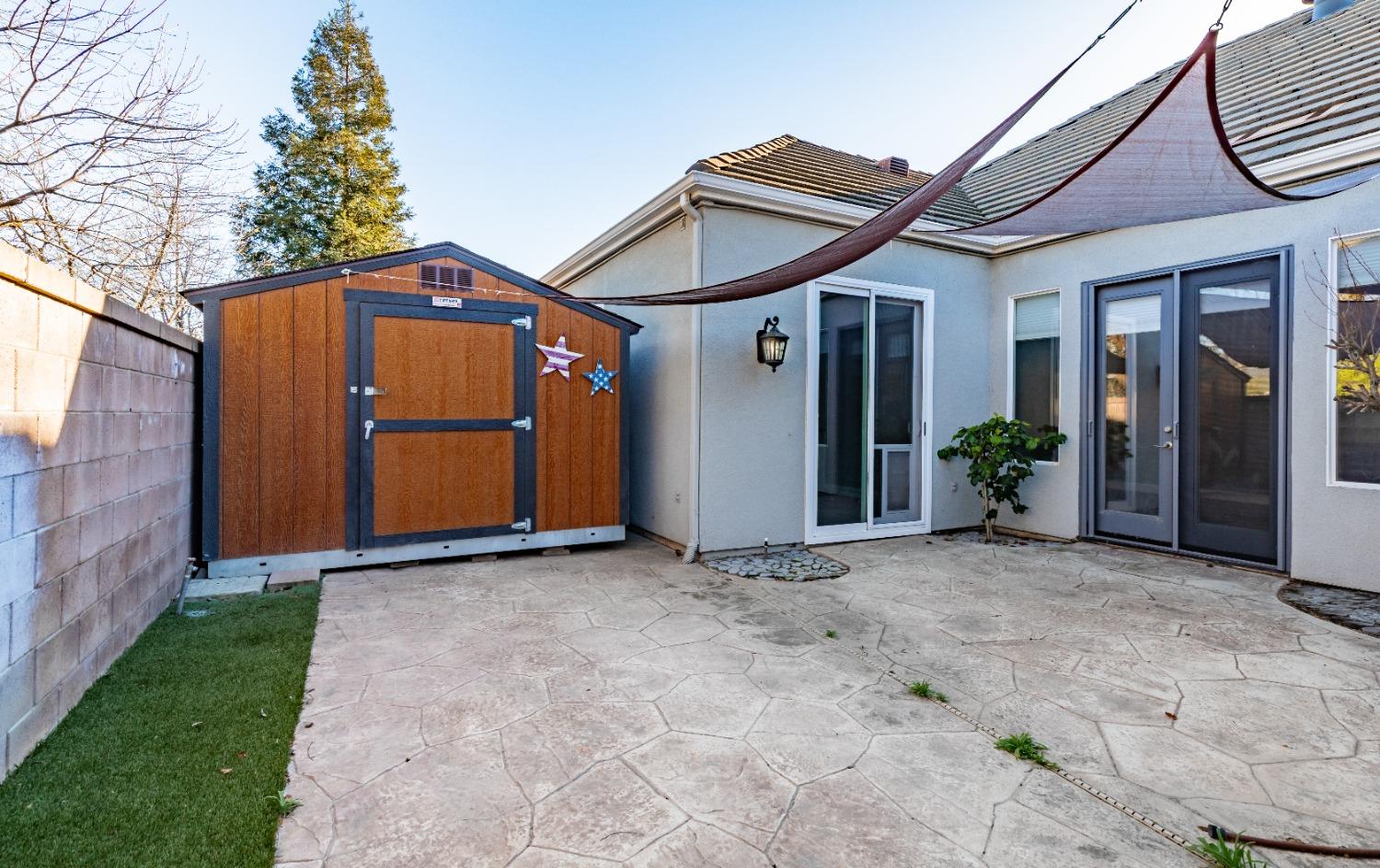 11 W Serena Ave, Clovis, CA 93619