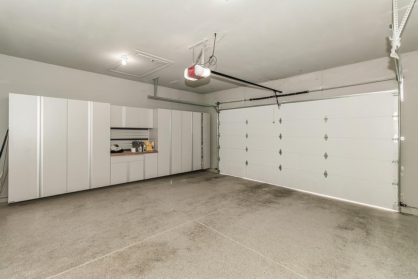 11 W Serena Ave, Clovis, CA 93619