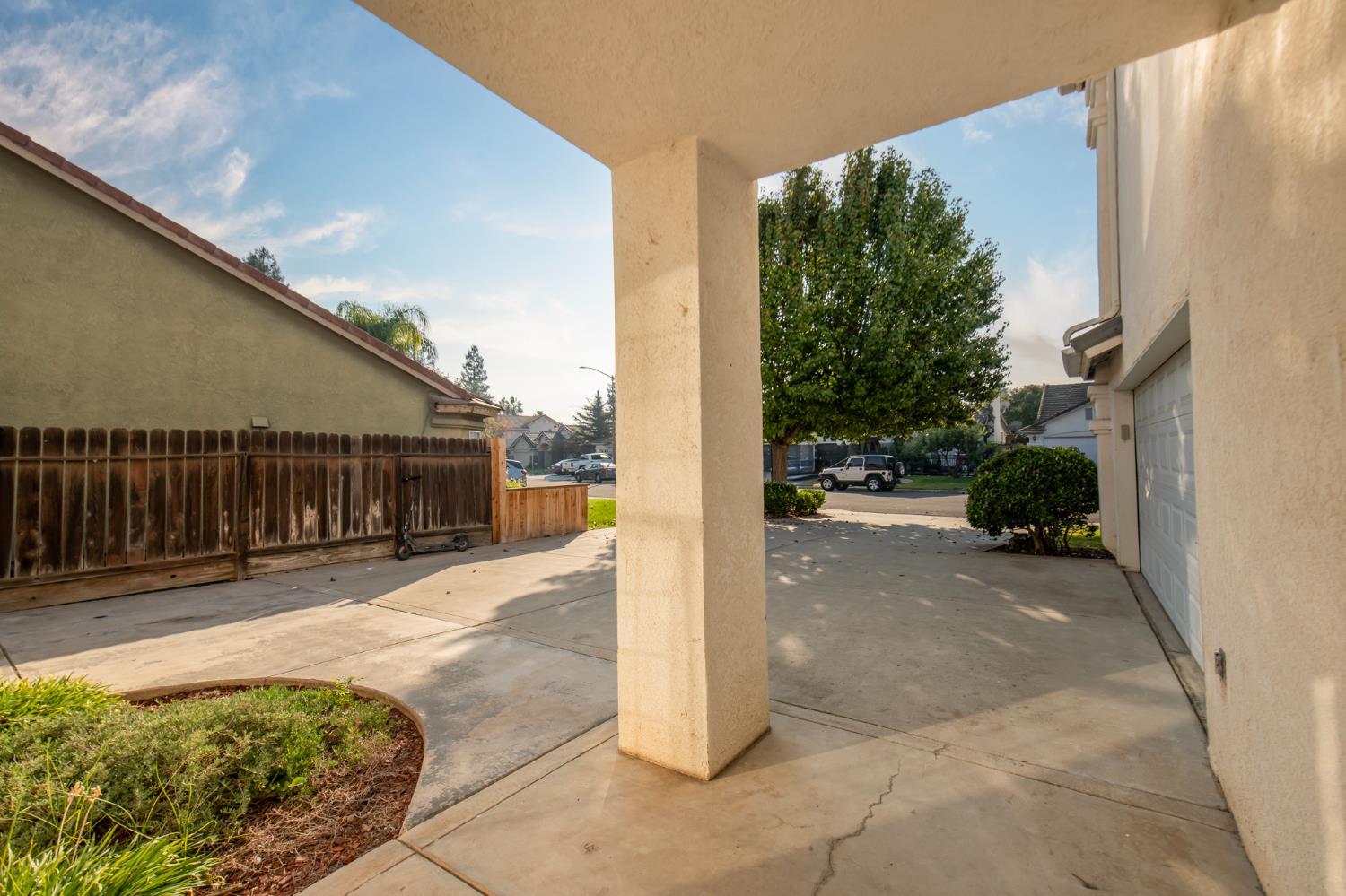 2356 E Carter Ave, Fresno, CA 93730