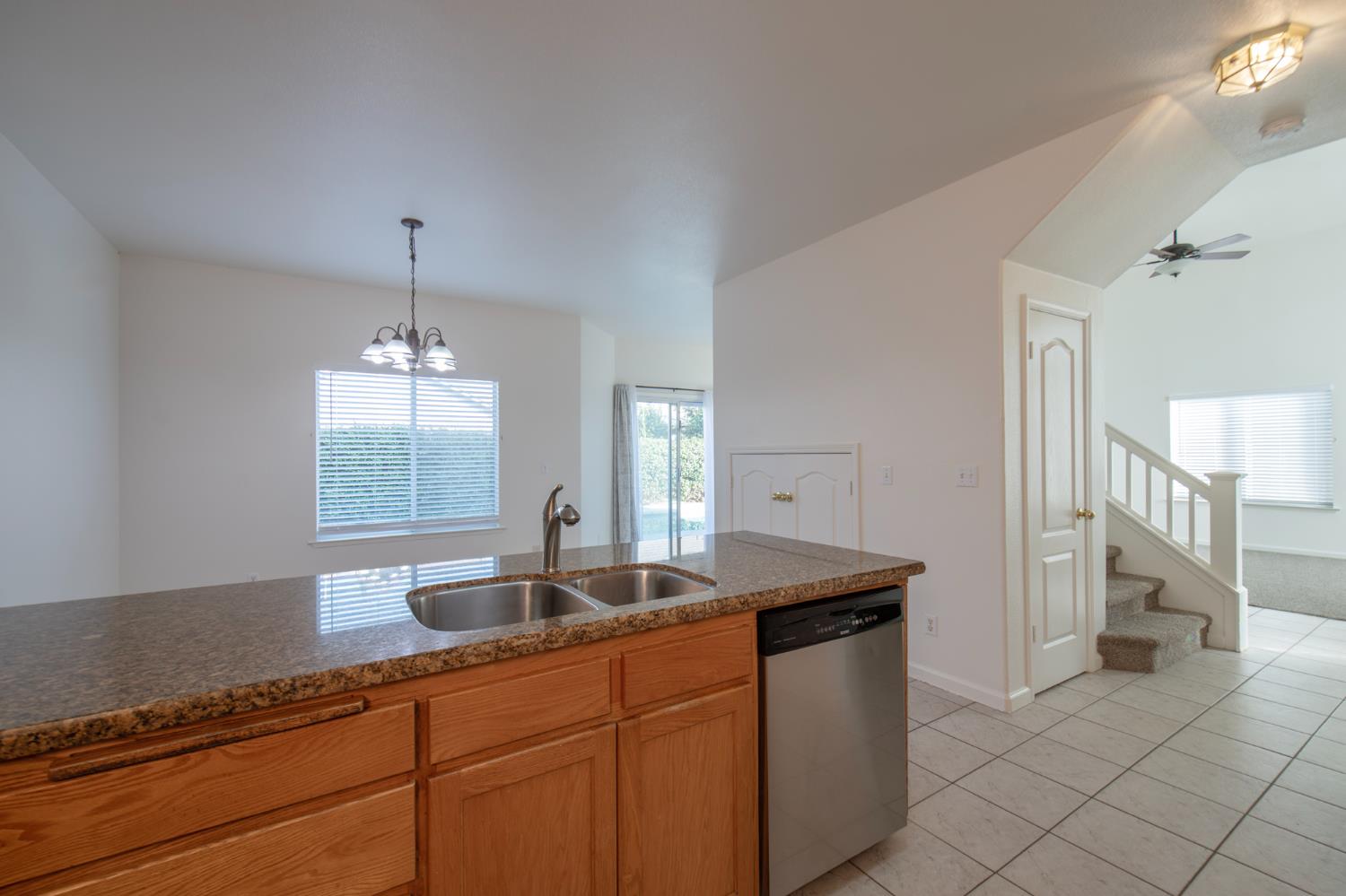 2356 E Carter Ave, Fresno, CA 93730