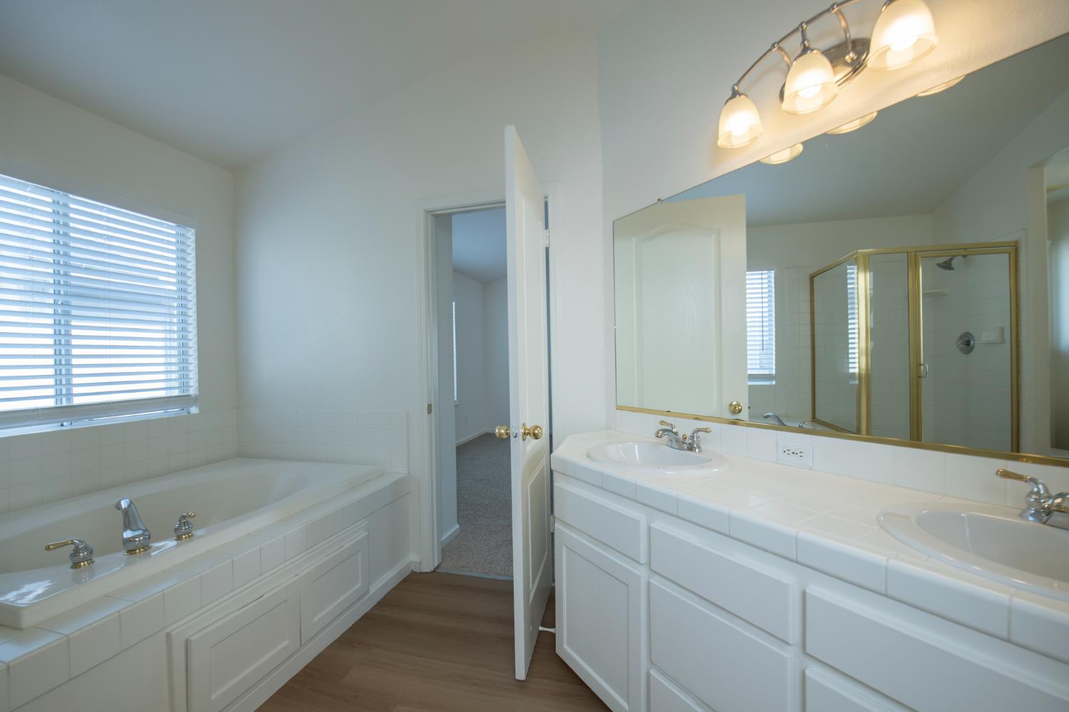 2356 E Carter Ave, Fresno, CA 93730