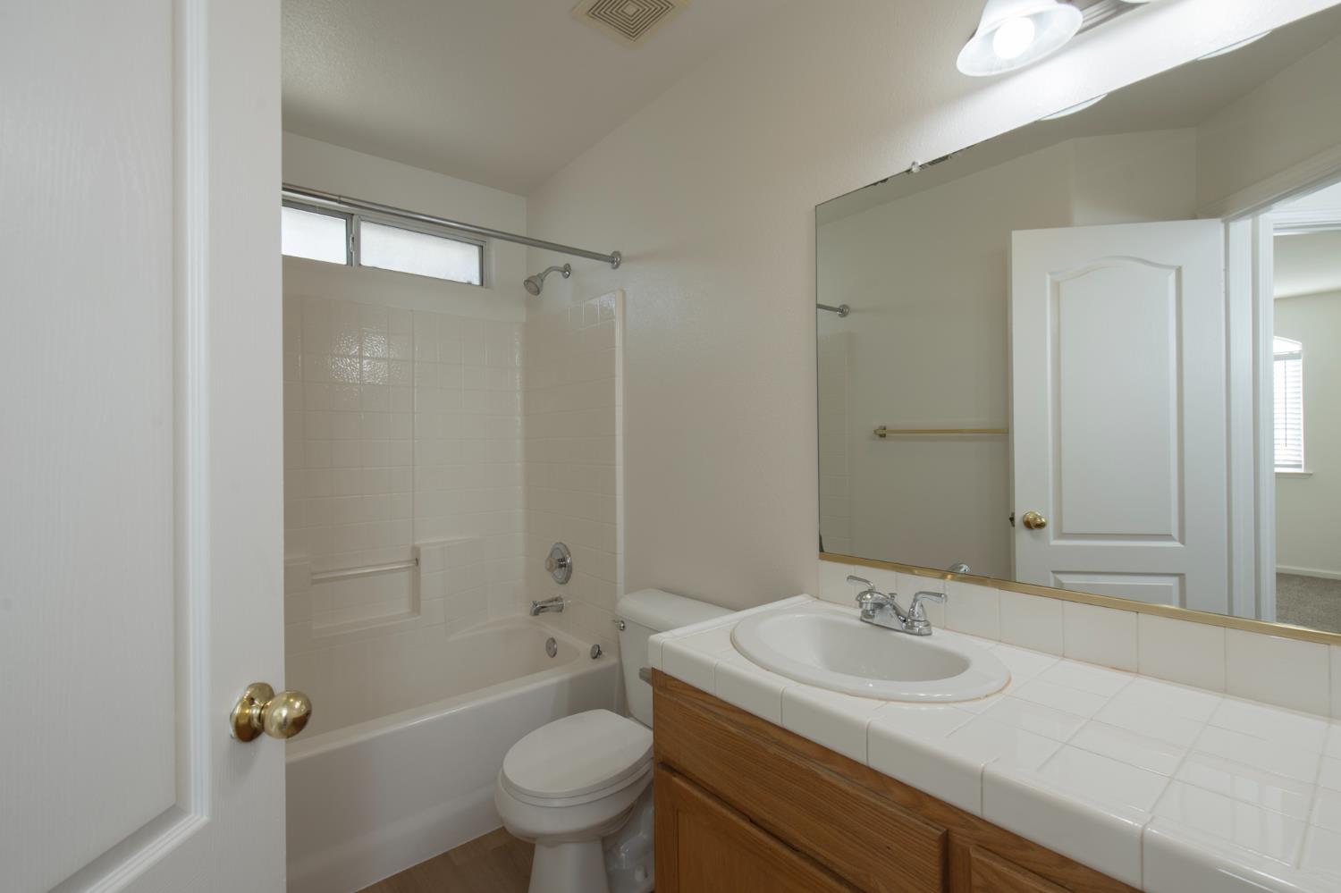 2356 E Carter Ave, Fresno, CA 93730