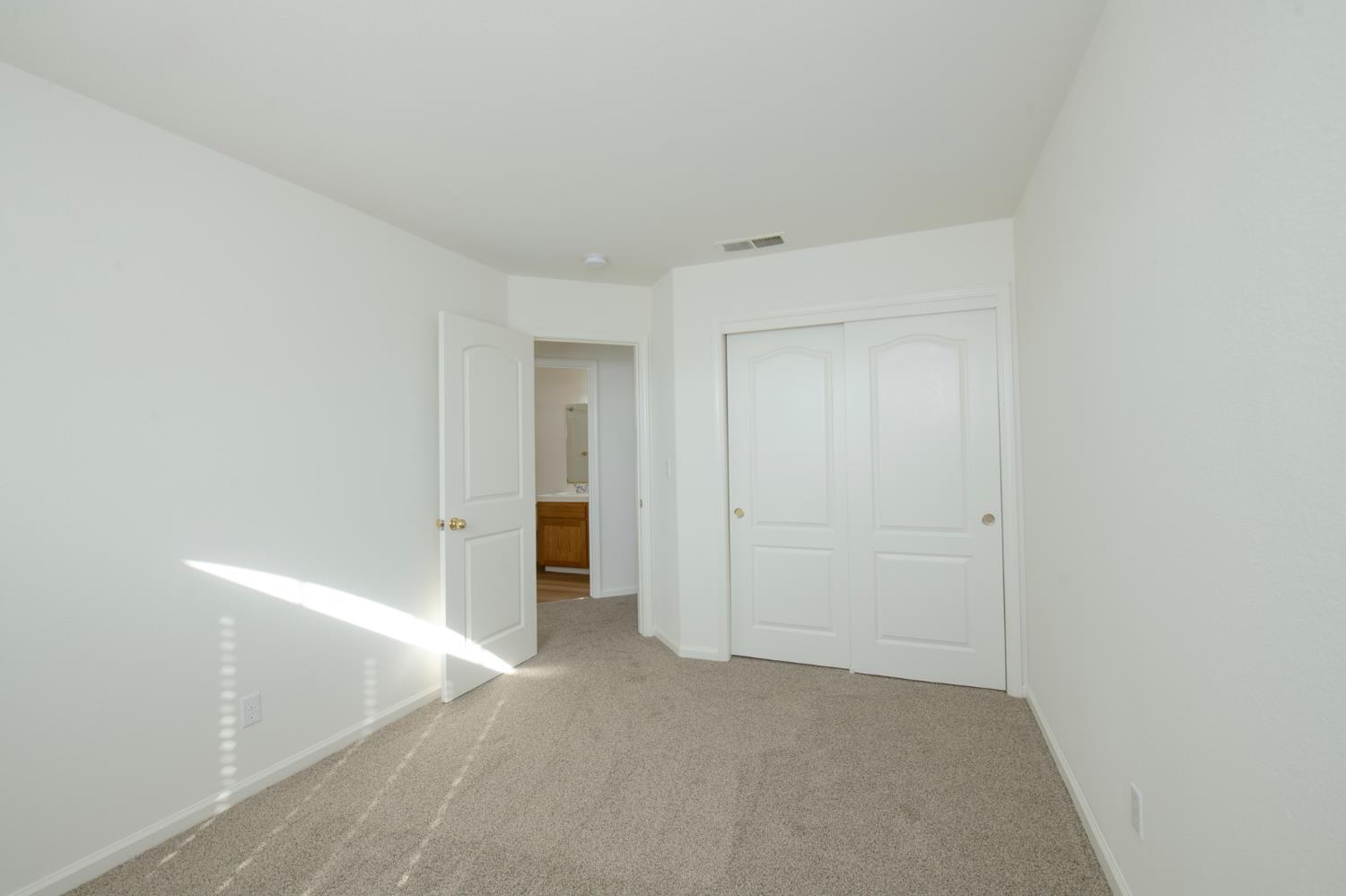 2356 E Carter Ave, Fresno, CA 93730