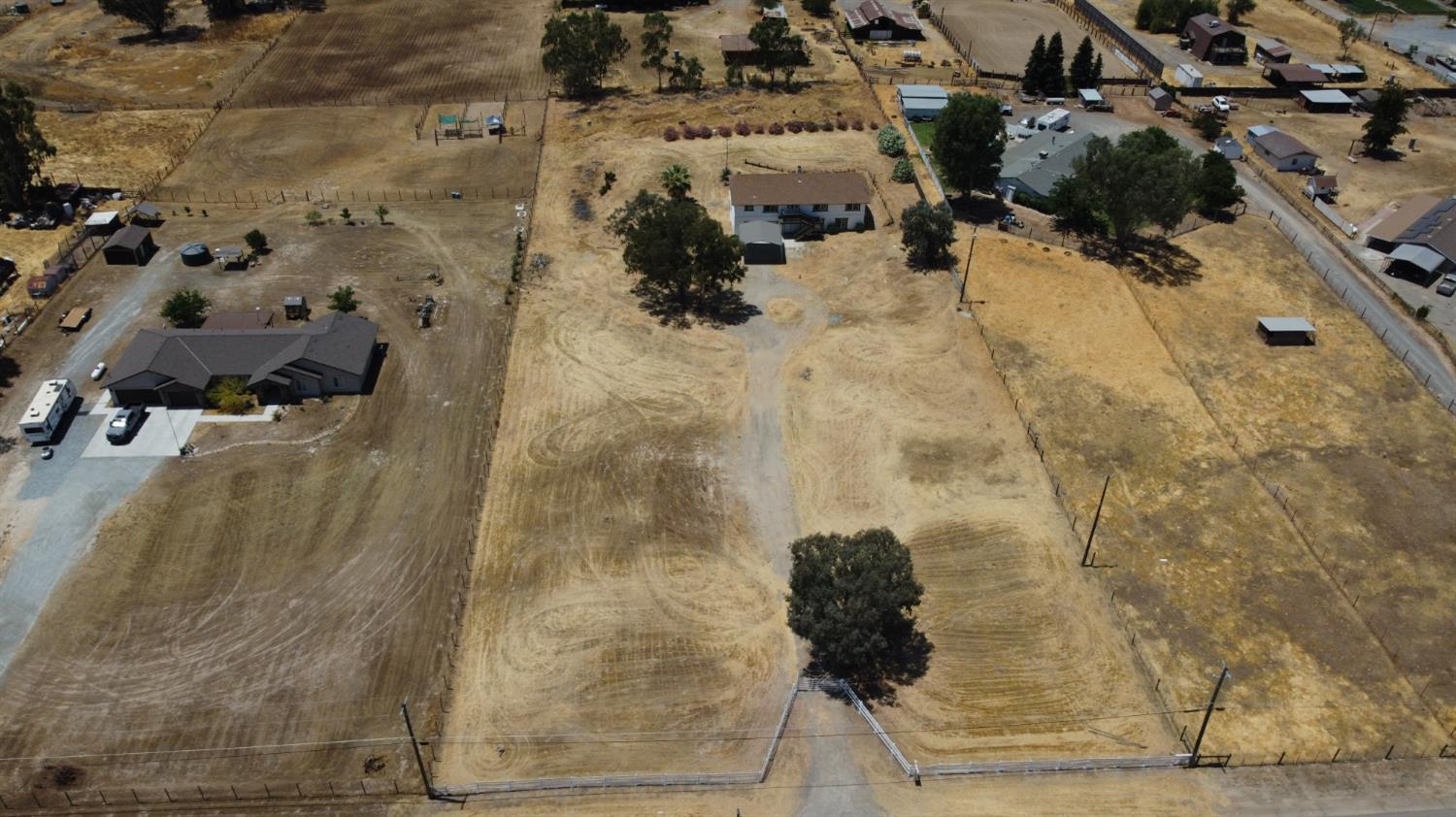 15758 Mark Rd, Madera, CA 93636