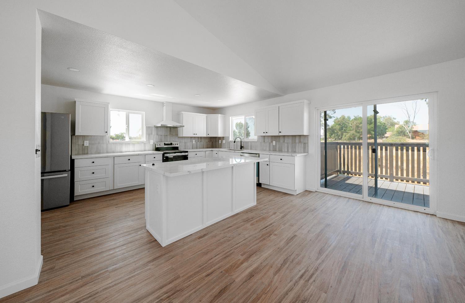 15758 Mark Rd, Madera, CA 93636