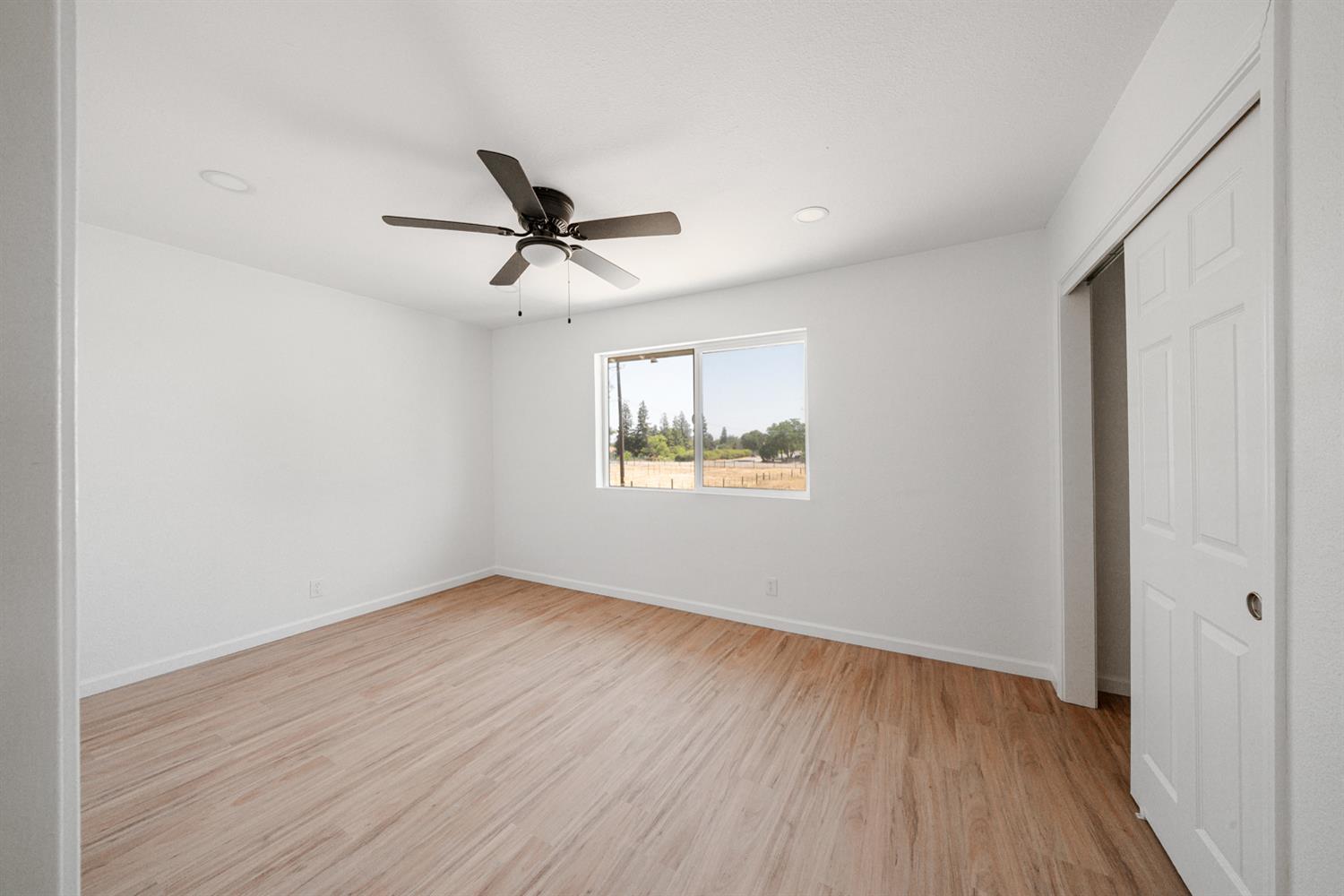 15758 Mark Rd, Madera, CA 93636