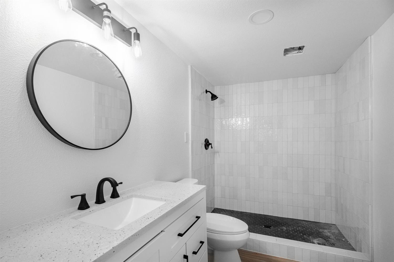 15758 Mark Rd, Madera, CA 93636