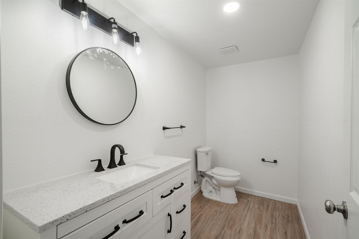 15758 Mark Rd, Madera, CA 93636