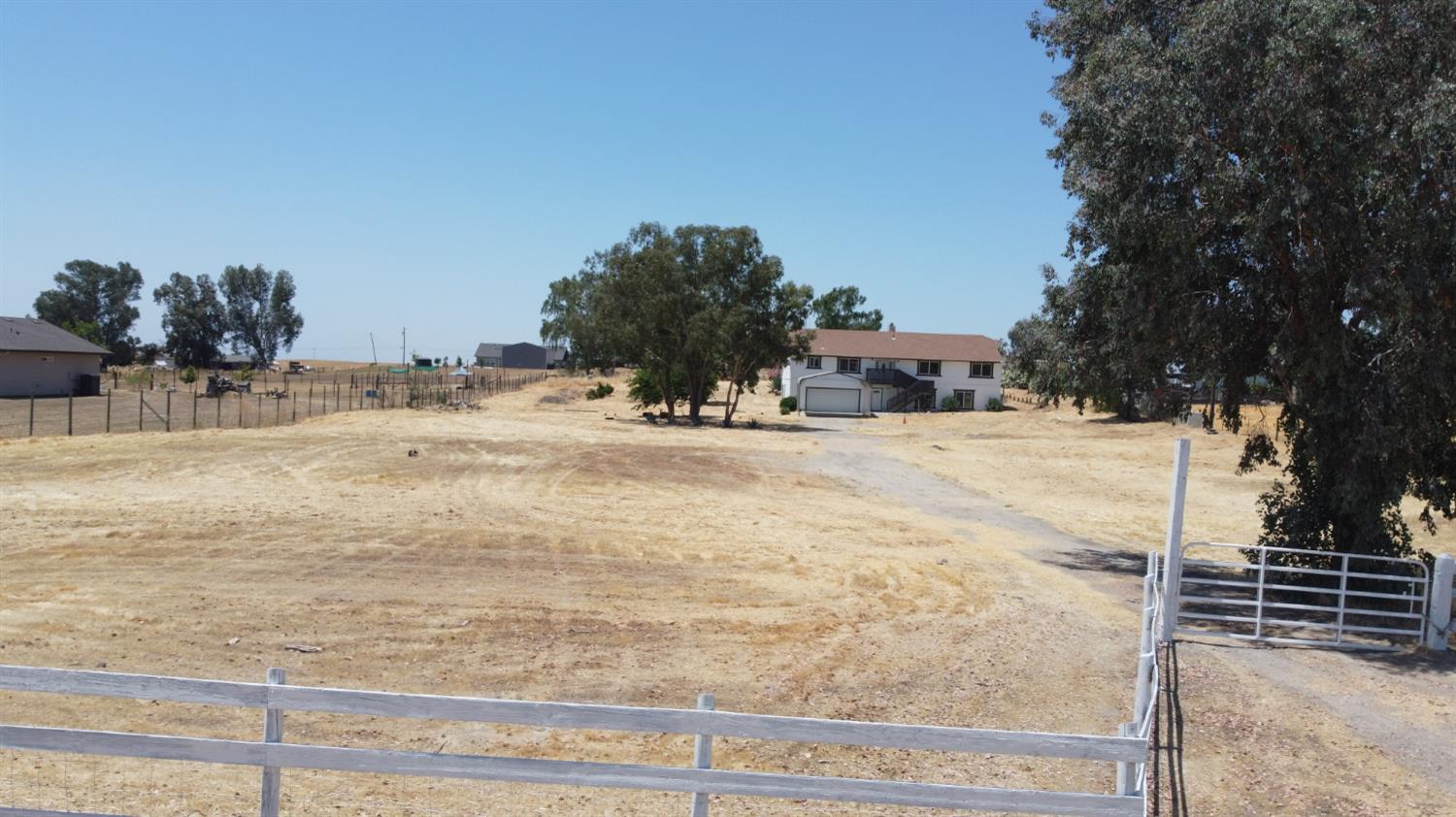 15758 Mark Rd, Madera, CA 93636