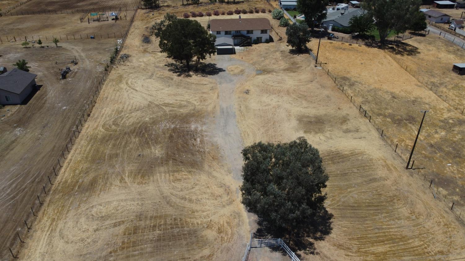 15758 Mark Rd, Madera, CA 93636