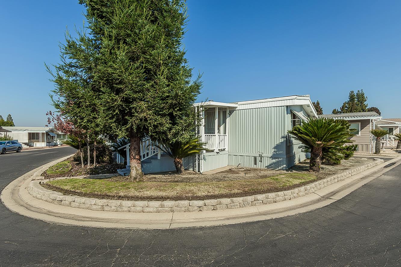 371 Bethel Ave ##74, Sanger, CA 93657