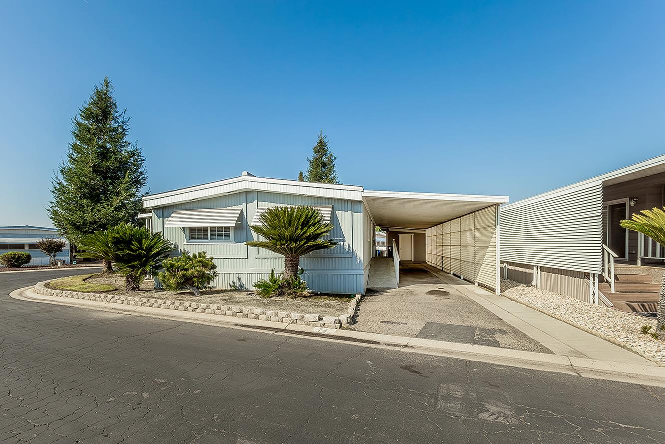 371 Bethel Ave ##74, Sanger, CA 93657