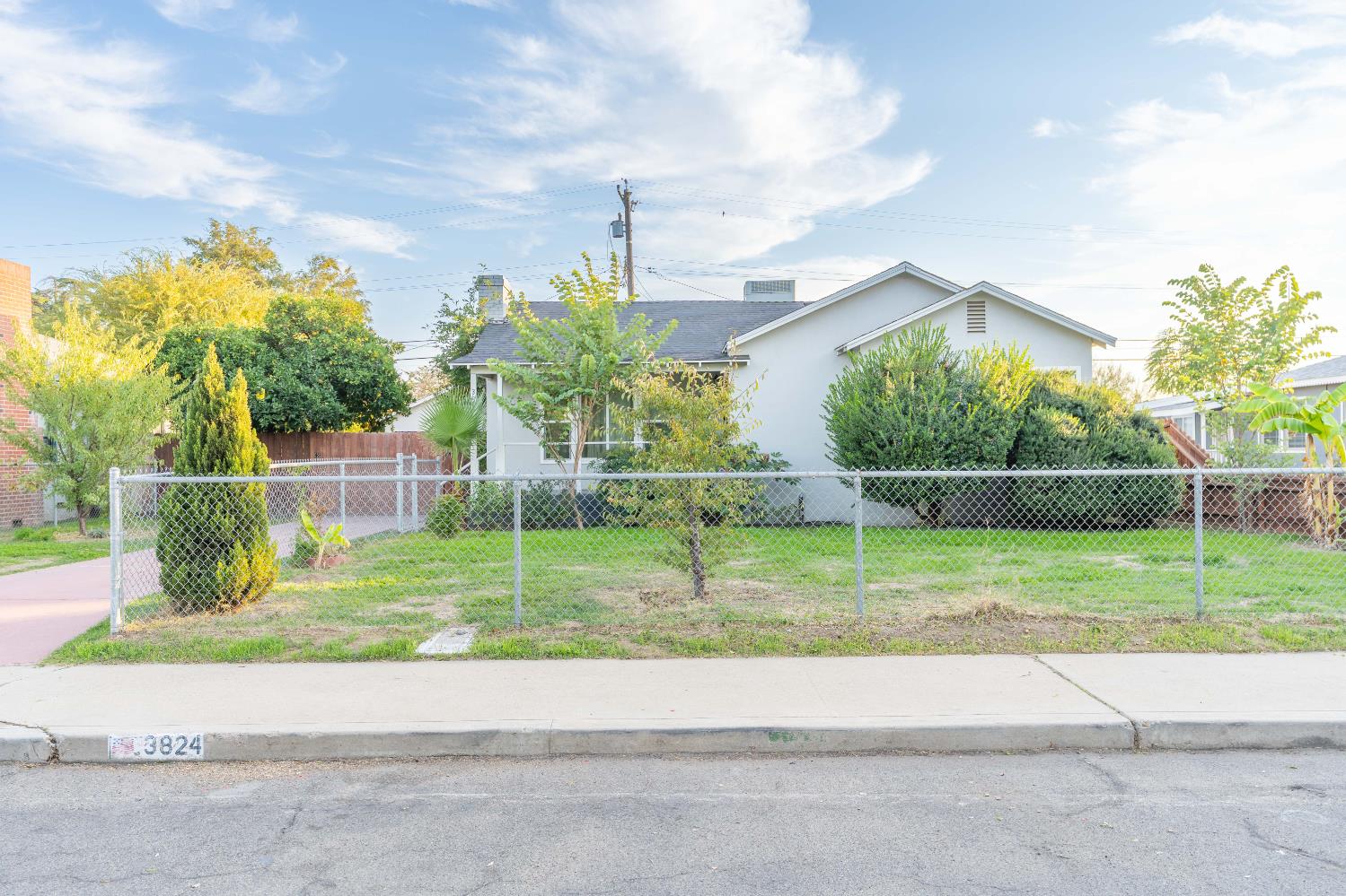 3824 Arden Dr S, Fresno, CA 93703