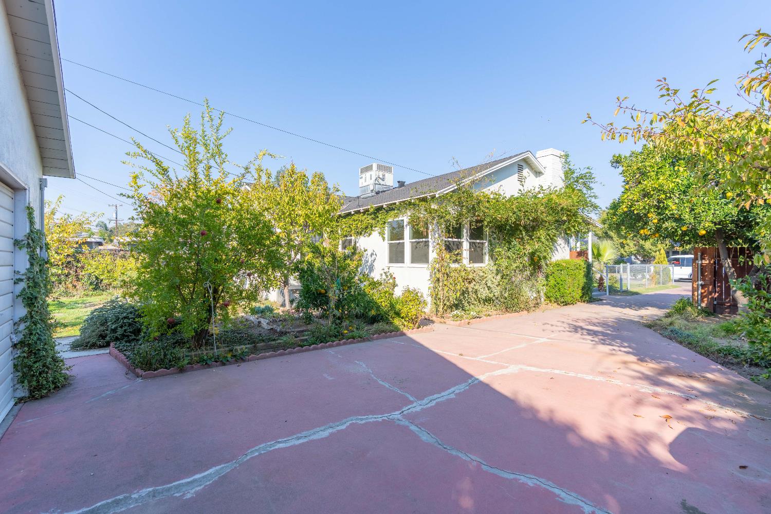 3824 Arden Dr S, Fresno, CA 93703