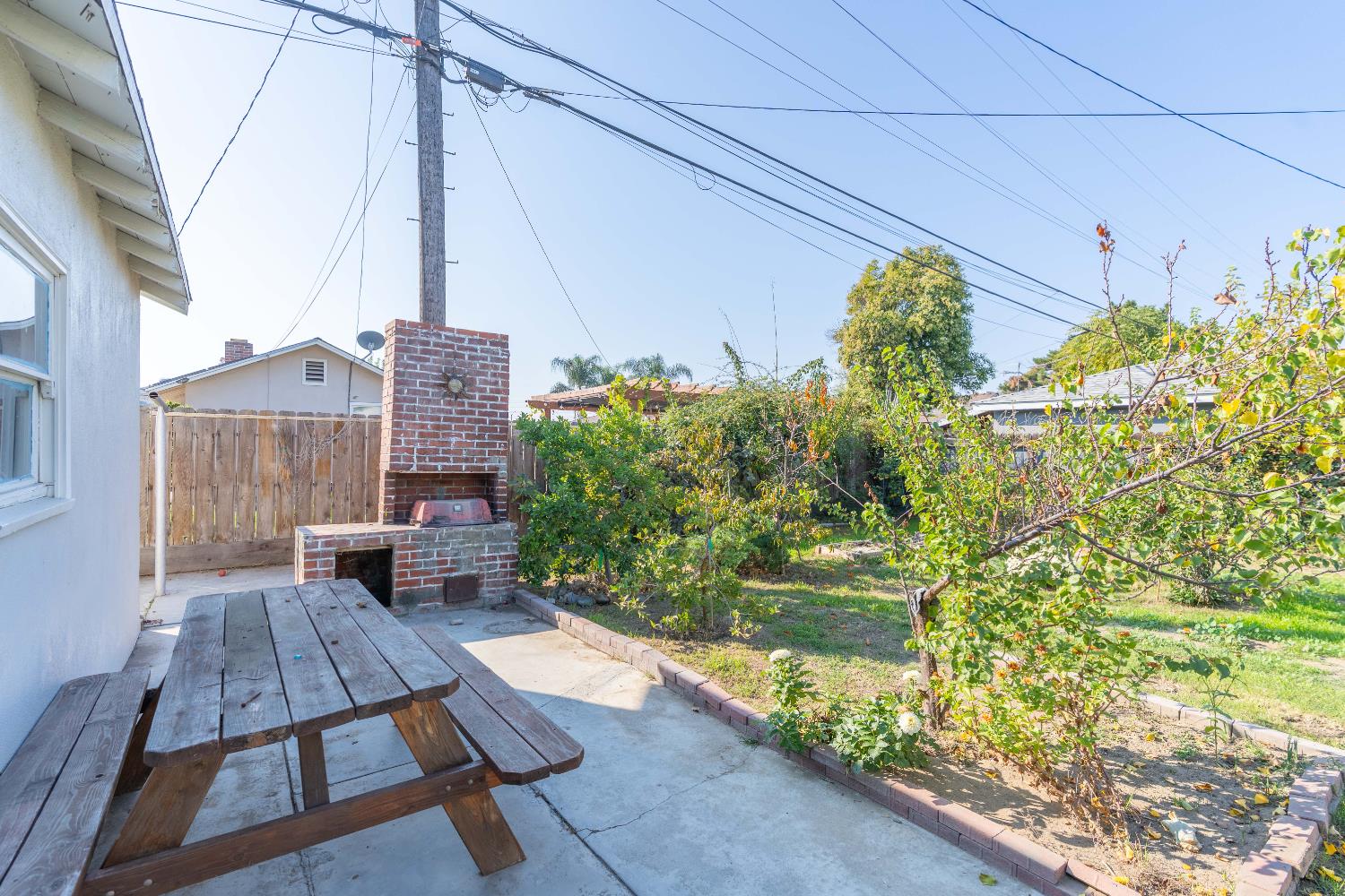 3824 Arden Dr S, Fresno, CA 93703