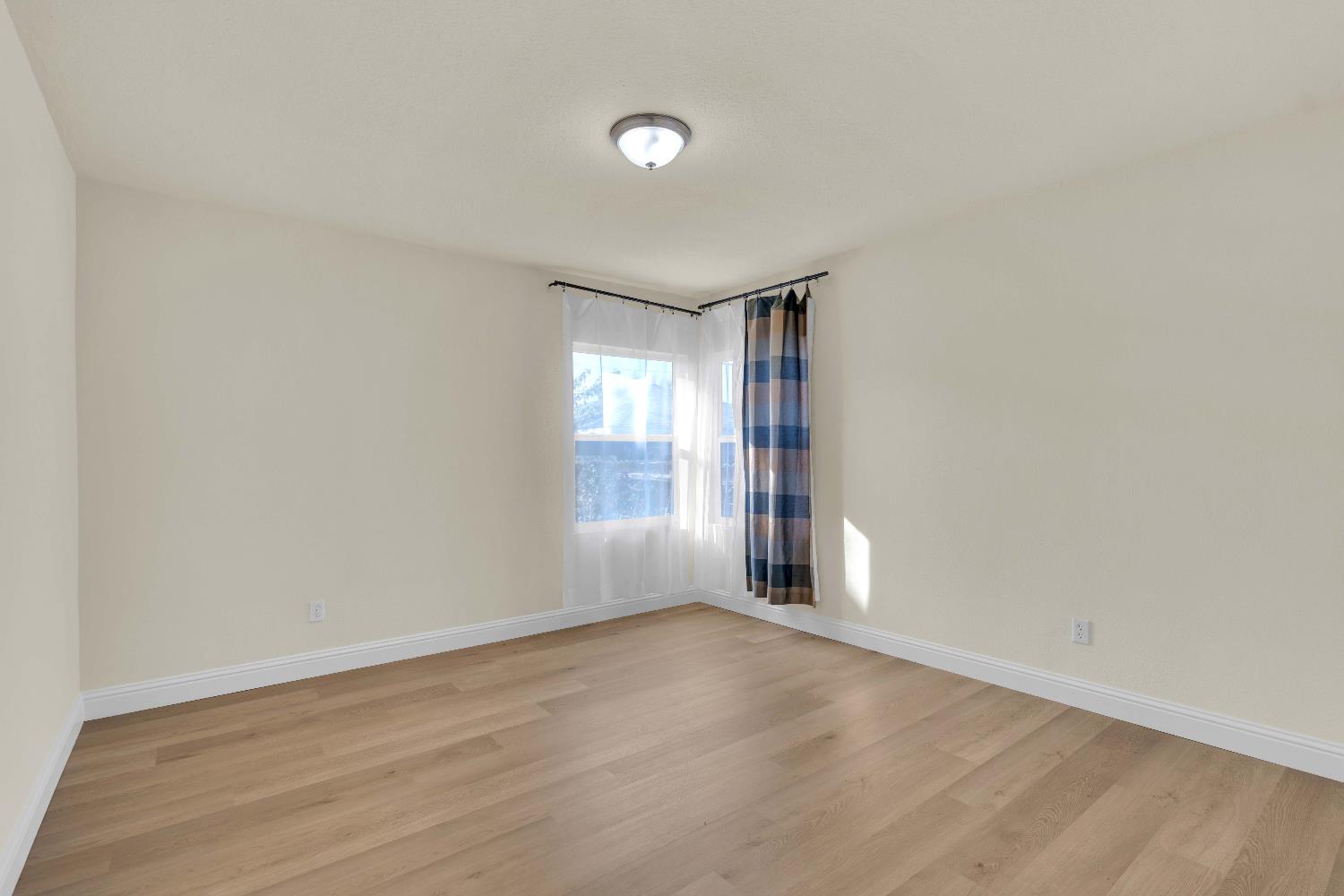 3824 Arden Dr S, Fresno, CA 93703