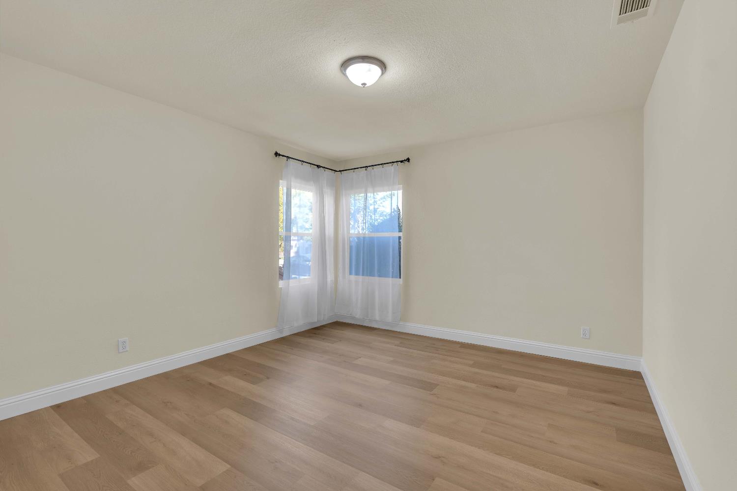 3824 Arden Dr S, Fresno, CA 93703