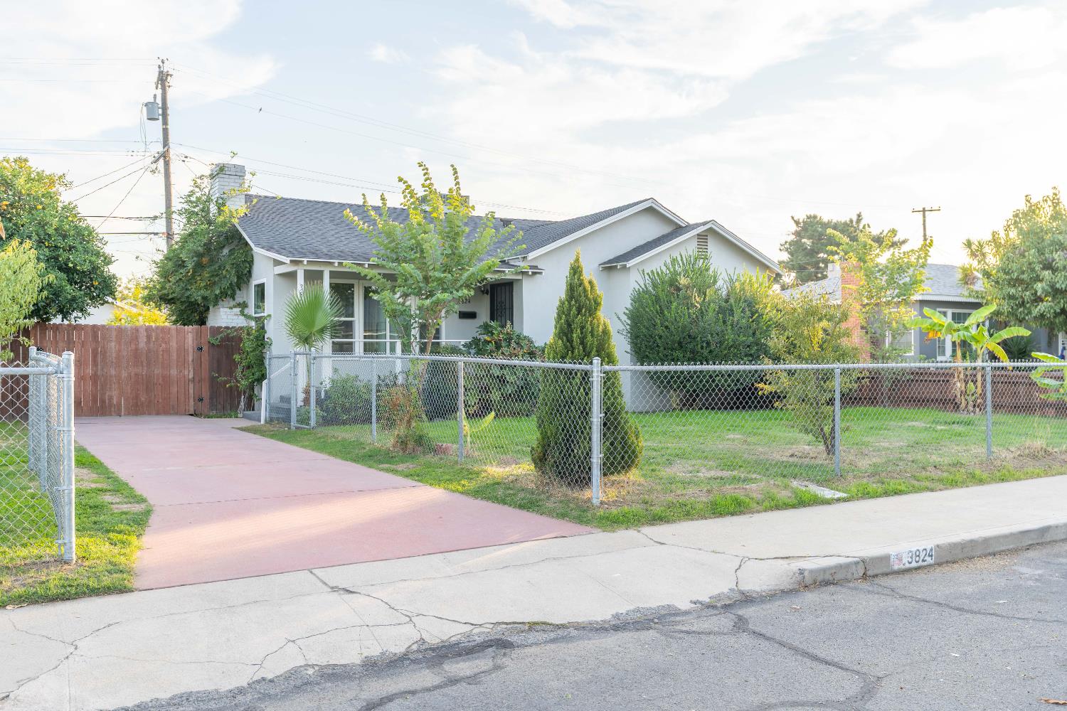 3824 Arden Dr S, Fresno, CA 93703