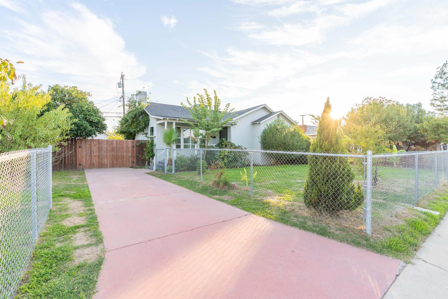 3824 Arden Dr S, Fresno, CA 93703