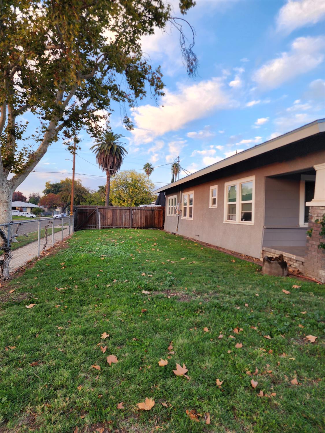 3801 E Mckenzie Ave, Fresno, CA 93702