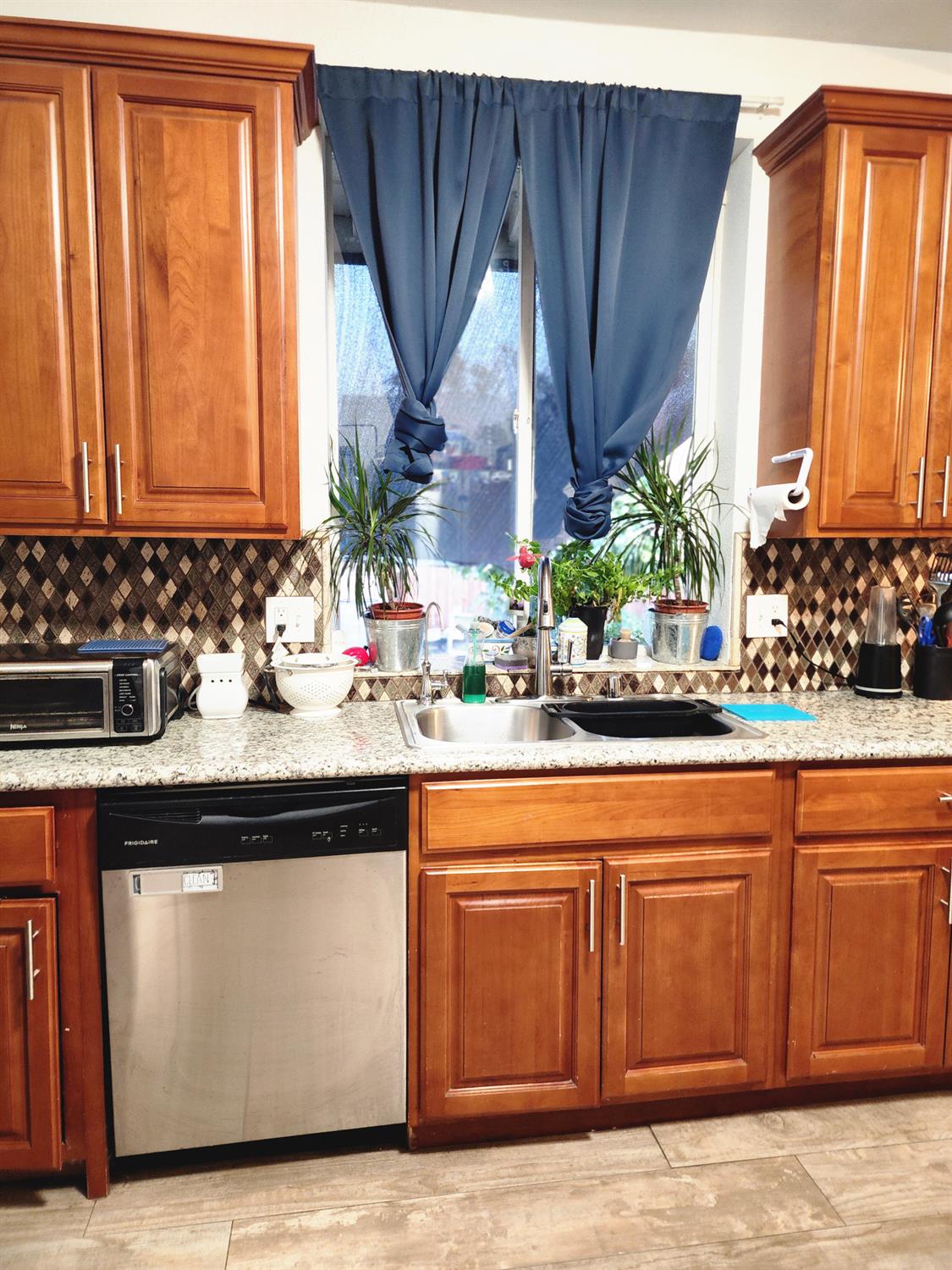 3801 E Mckenzie Ave, Fresno, CA 93702