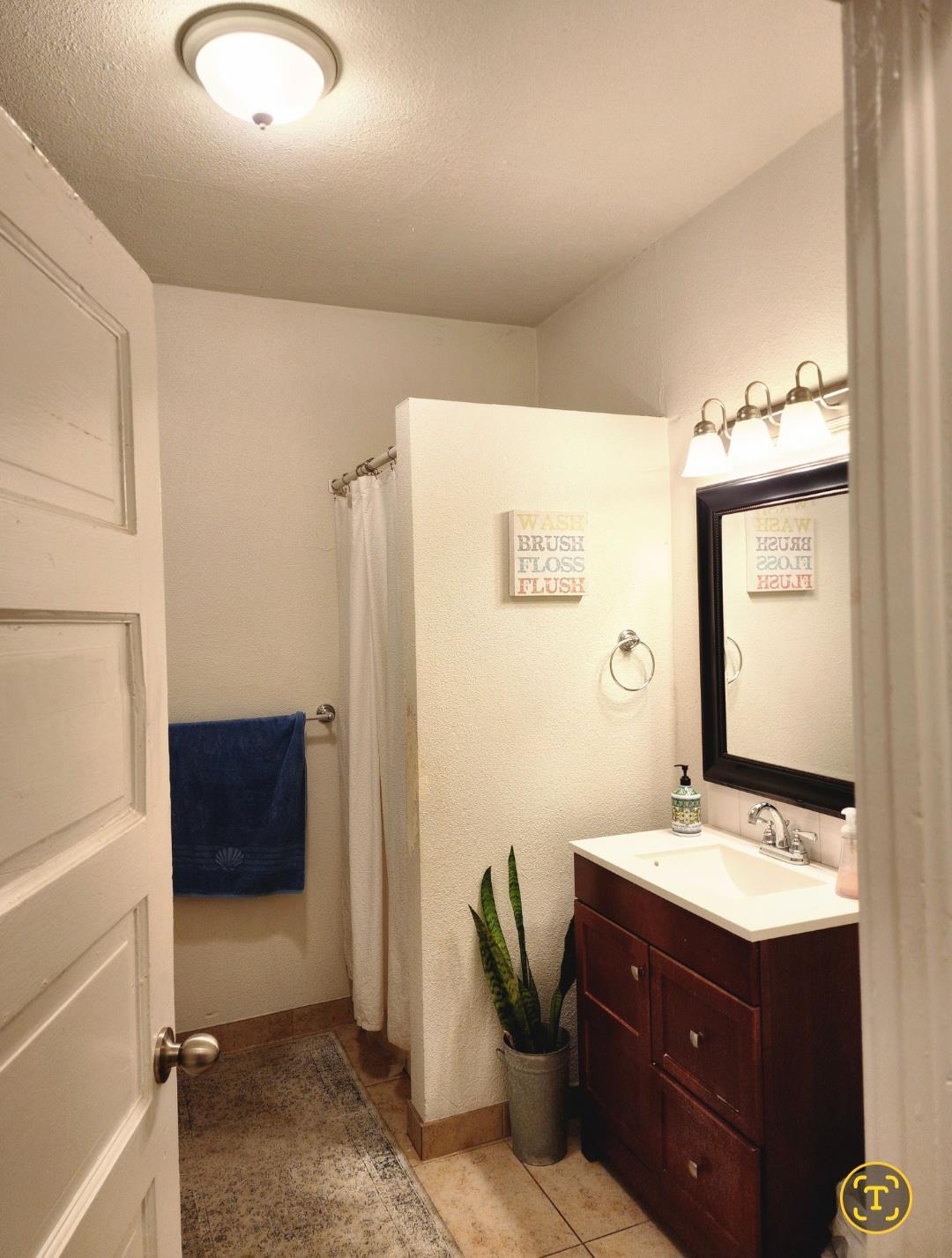 3801 E Mckenzie Ave, Fresno, CA 93702