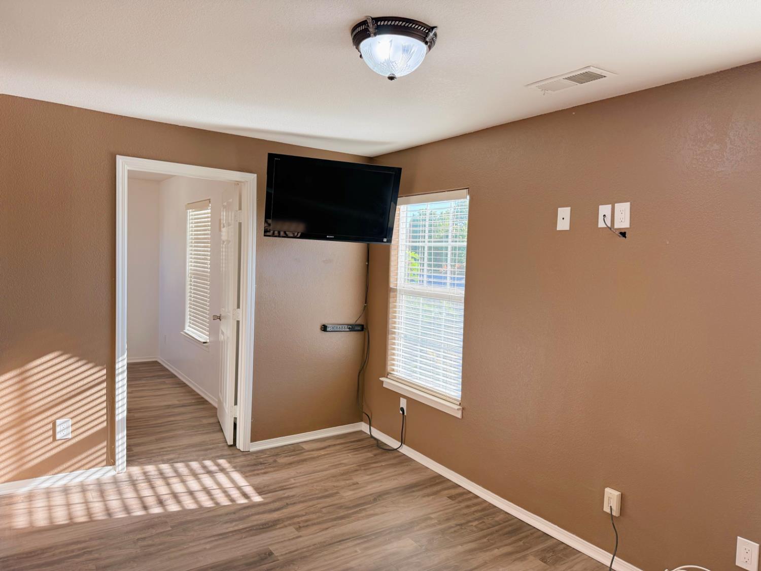 3147 Boulder Ave, Madera, CA 93637