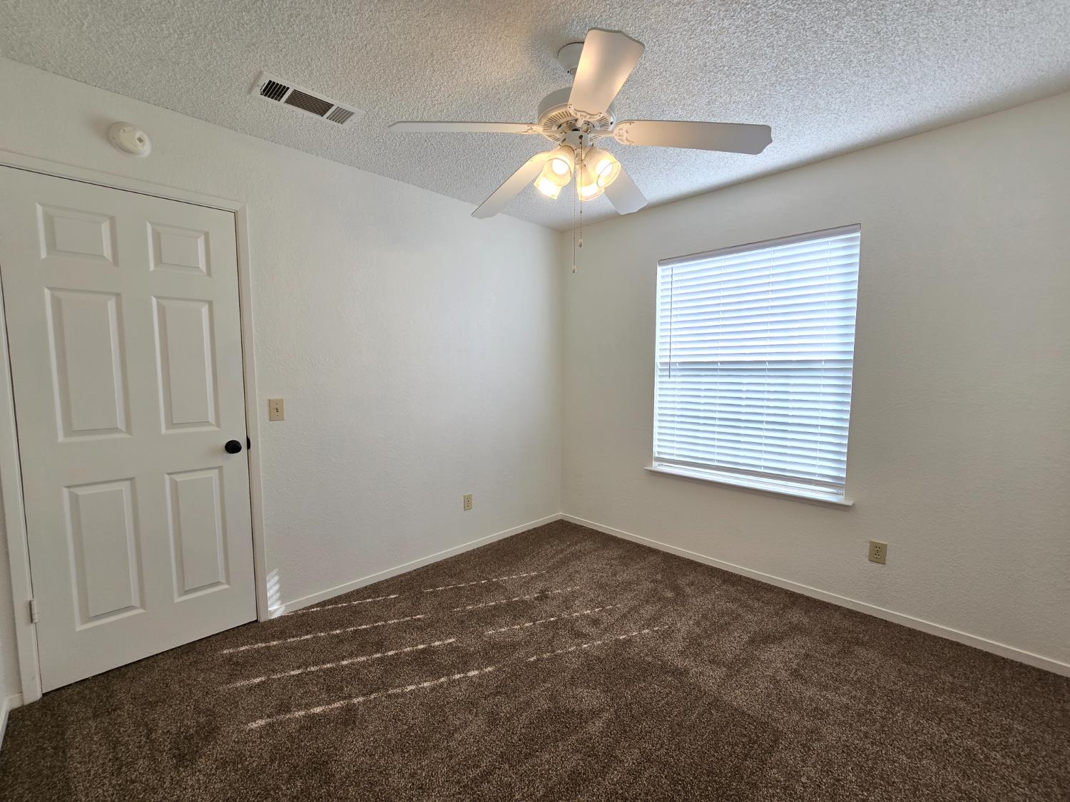 1416 Plymouth Rock Way, Clovis, CA 93612