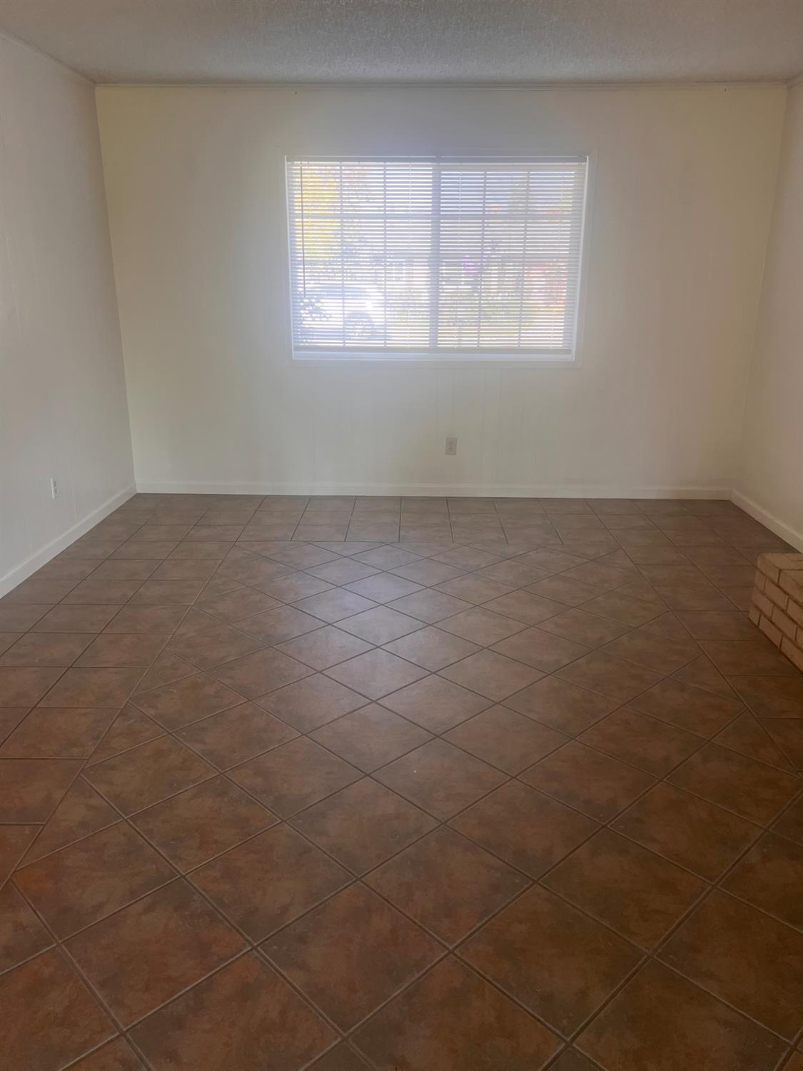 1419 W Chennault Ave, Fresno, CA 93711