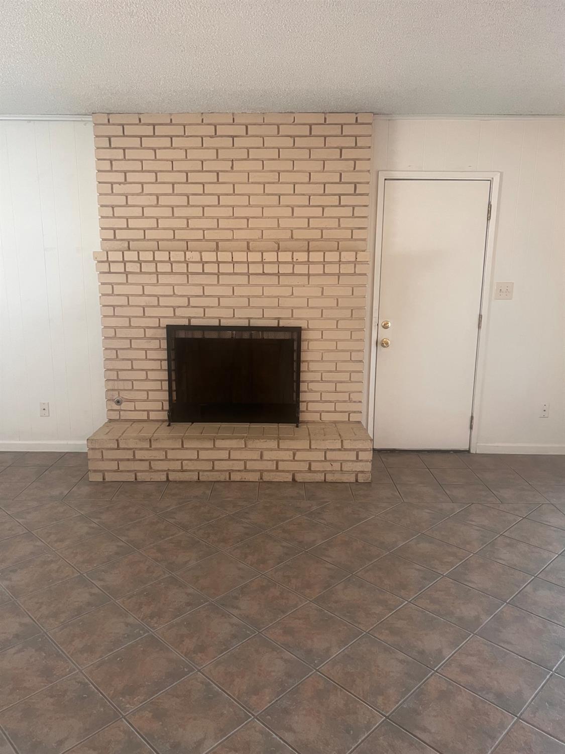 1419 W Chennault Ave, Fresno, CA 93711