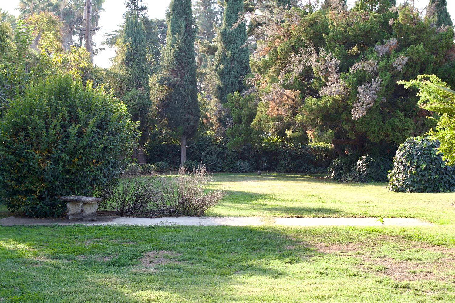 5812 E Midwick Lane, Fresno, CA 93727