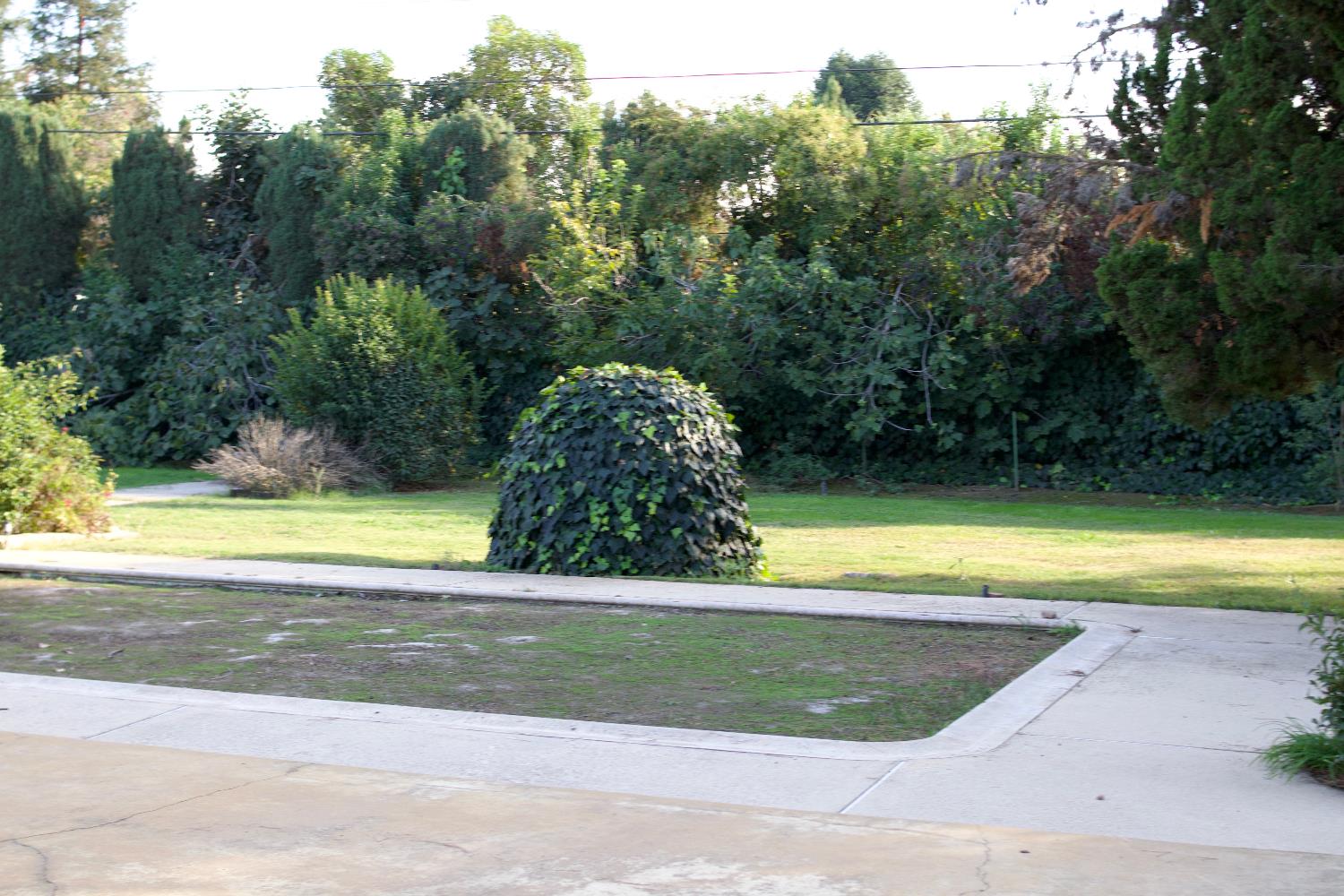 5812 E Midwick Lane, Fresno, CA 93727