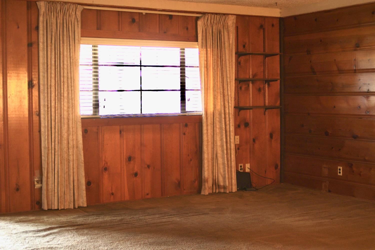 5812 E Midwick Lane, Fresno, CA 93727