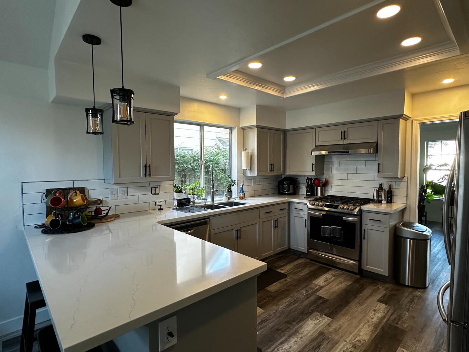 2369 E Minarets Ave, Fresno, CA 93720