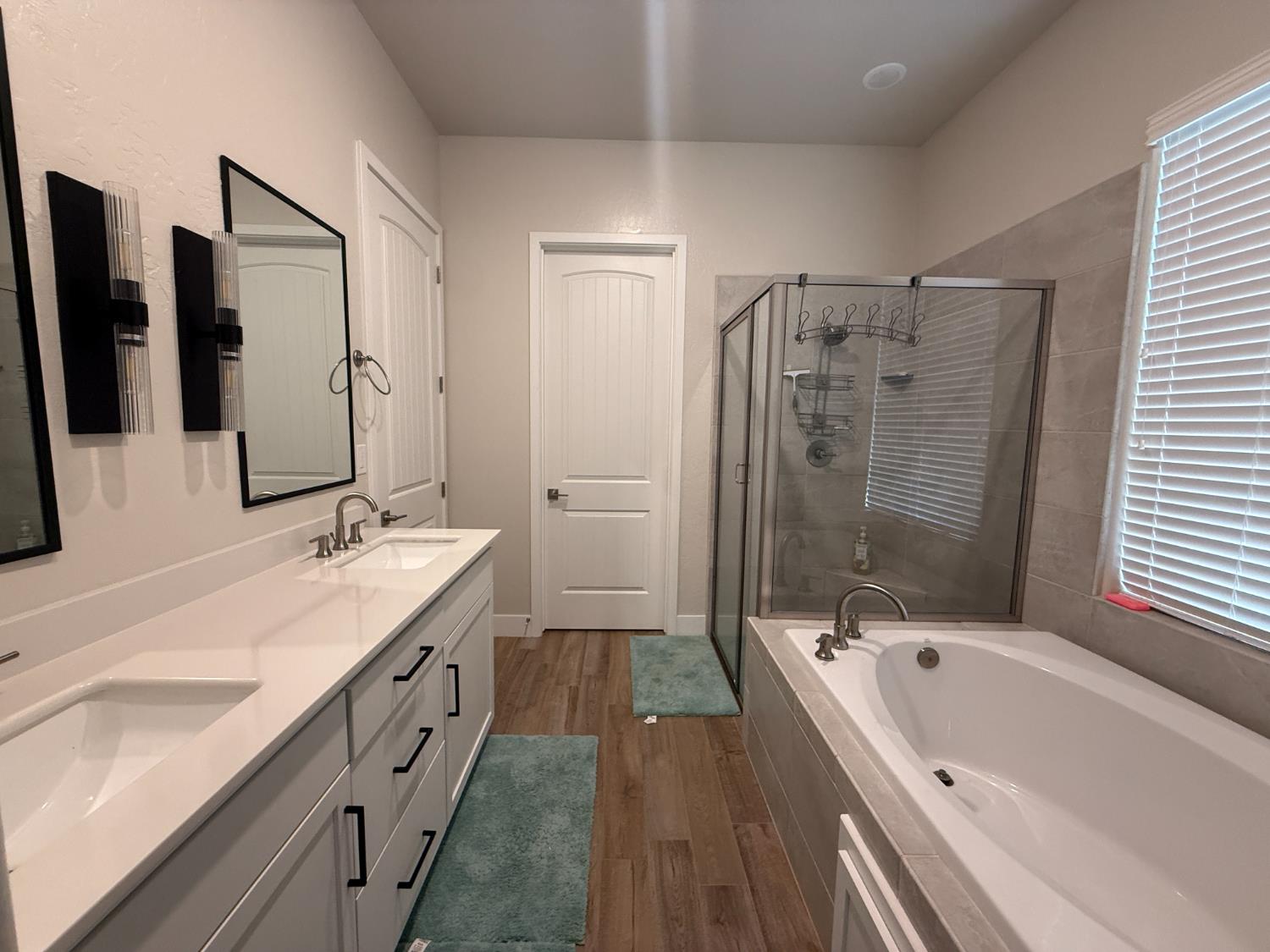 6402 E Millie Dr, Fresno, CA 93727