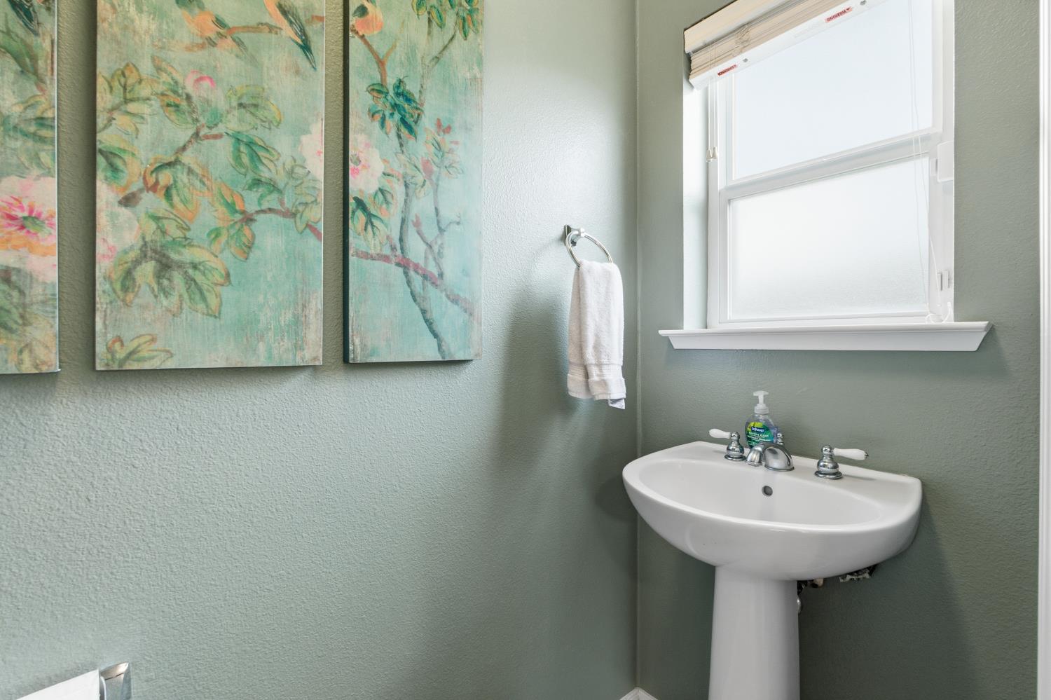 3492 Tragon St, Madera, CA 93637