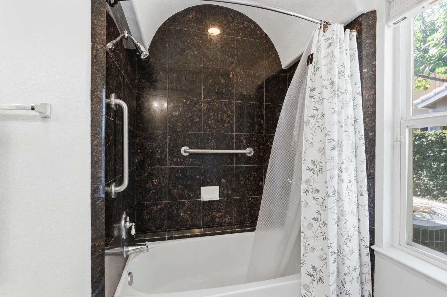 3492 Tragon St, Madera, CA 93637