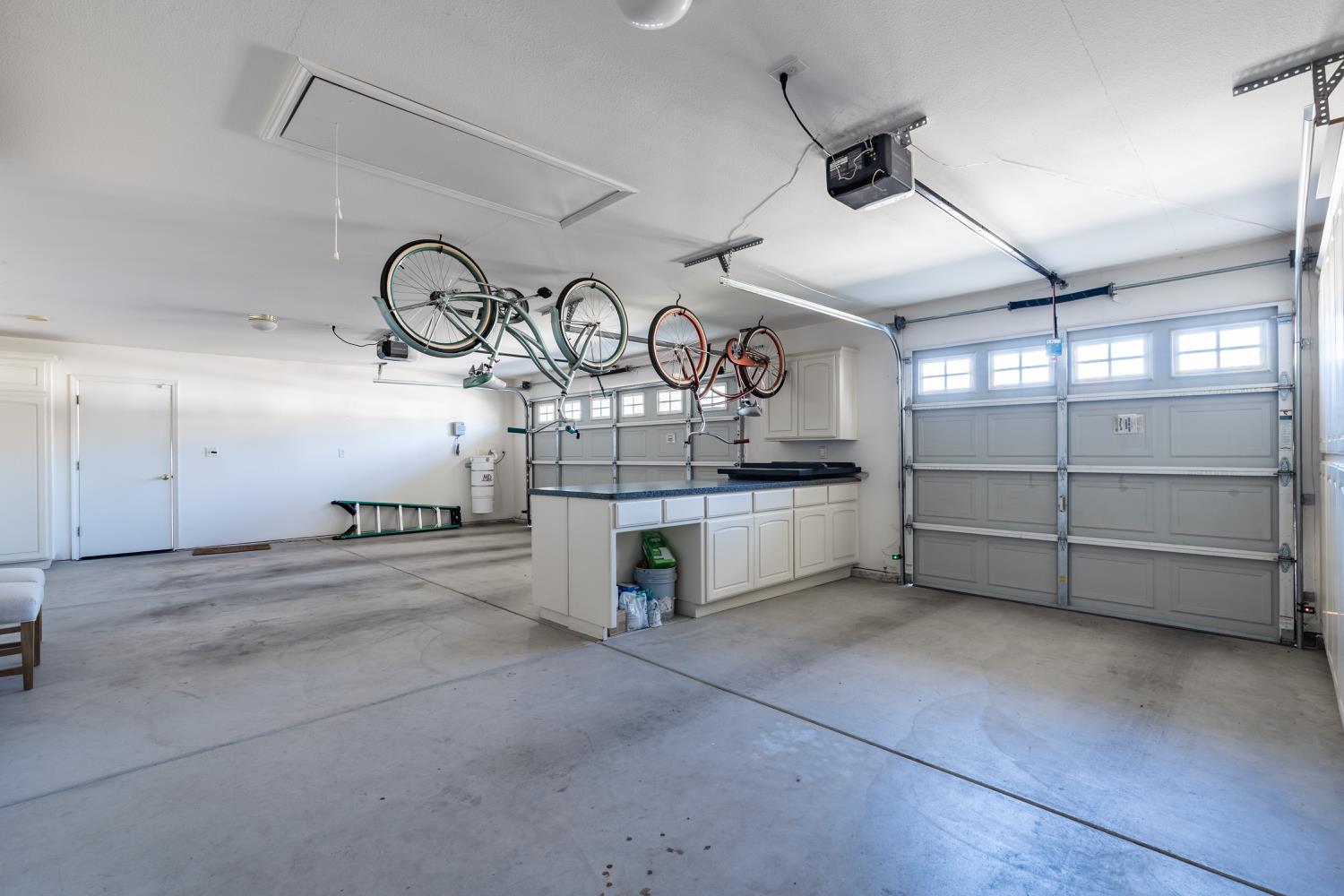 3492 Tragon St, Madera, CA 93637