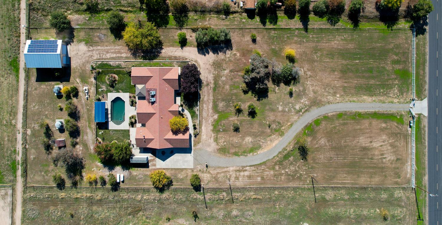 16861 Paula Rd, Madera, CA 93636