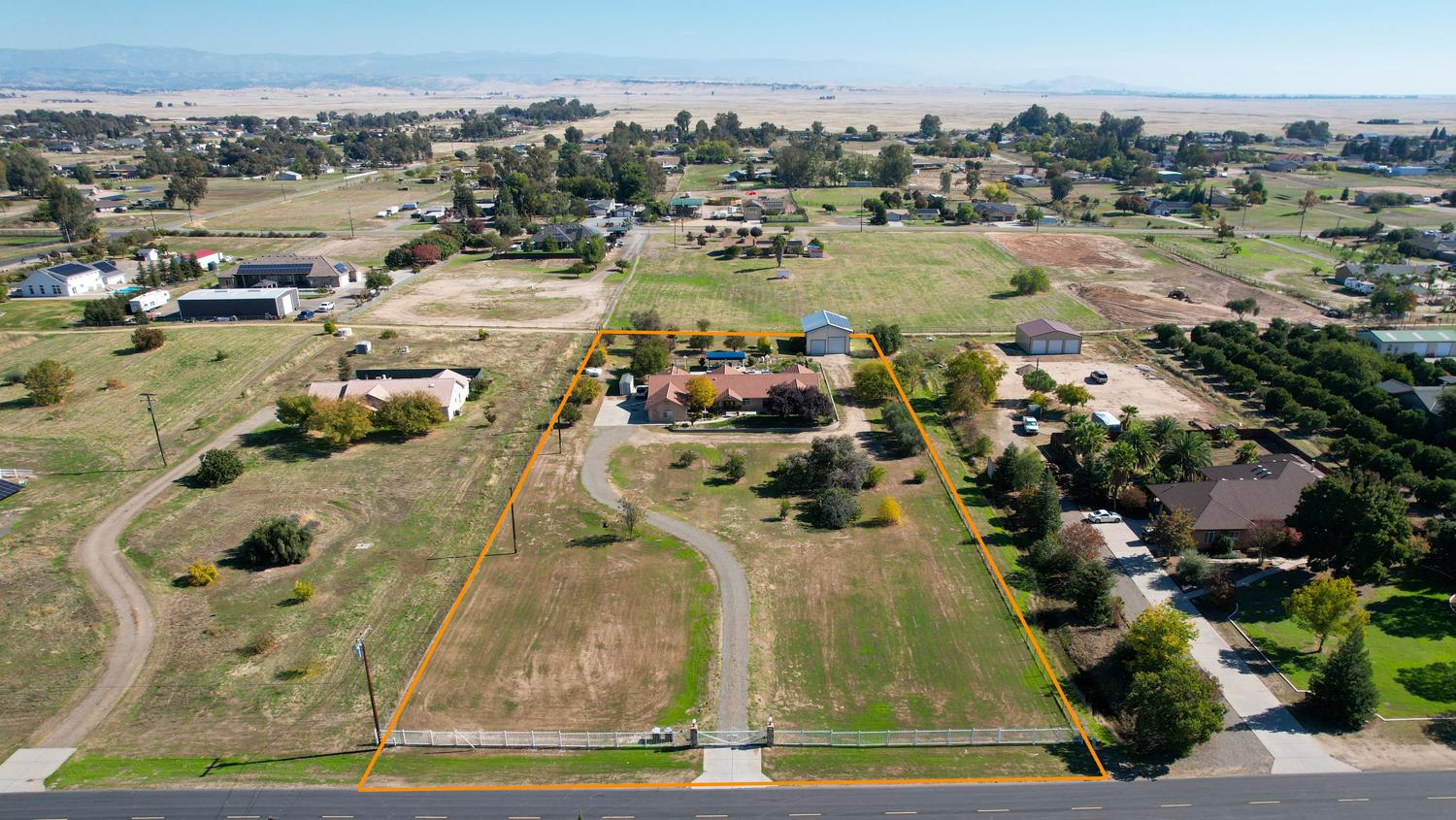 16861 Paula Rd, Madera, CA 93636