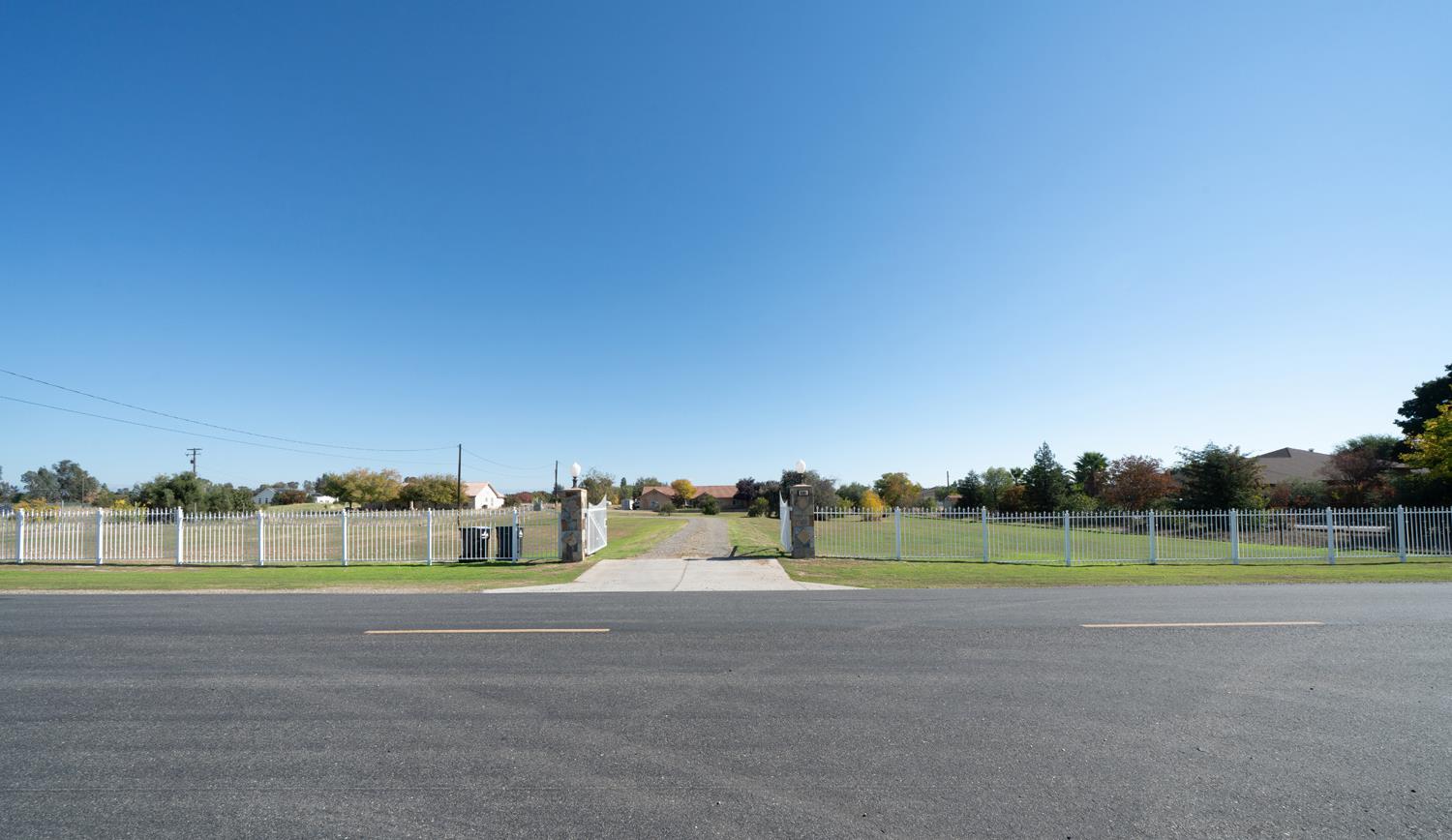 16861 Paula Rd, Madera, CA 93636