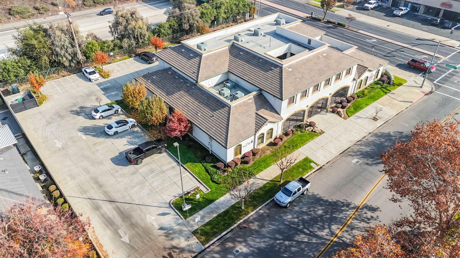 321 W Yosemite Ave, Madera, CA 93637