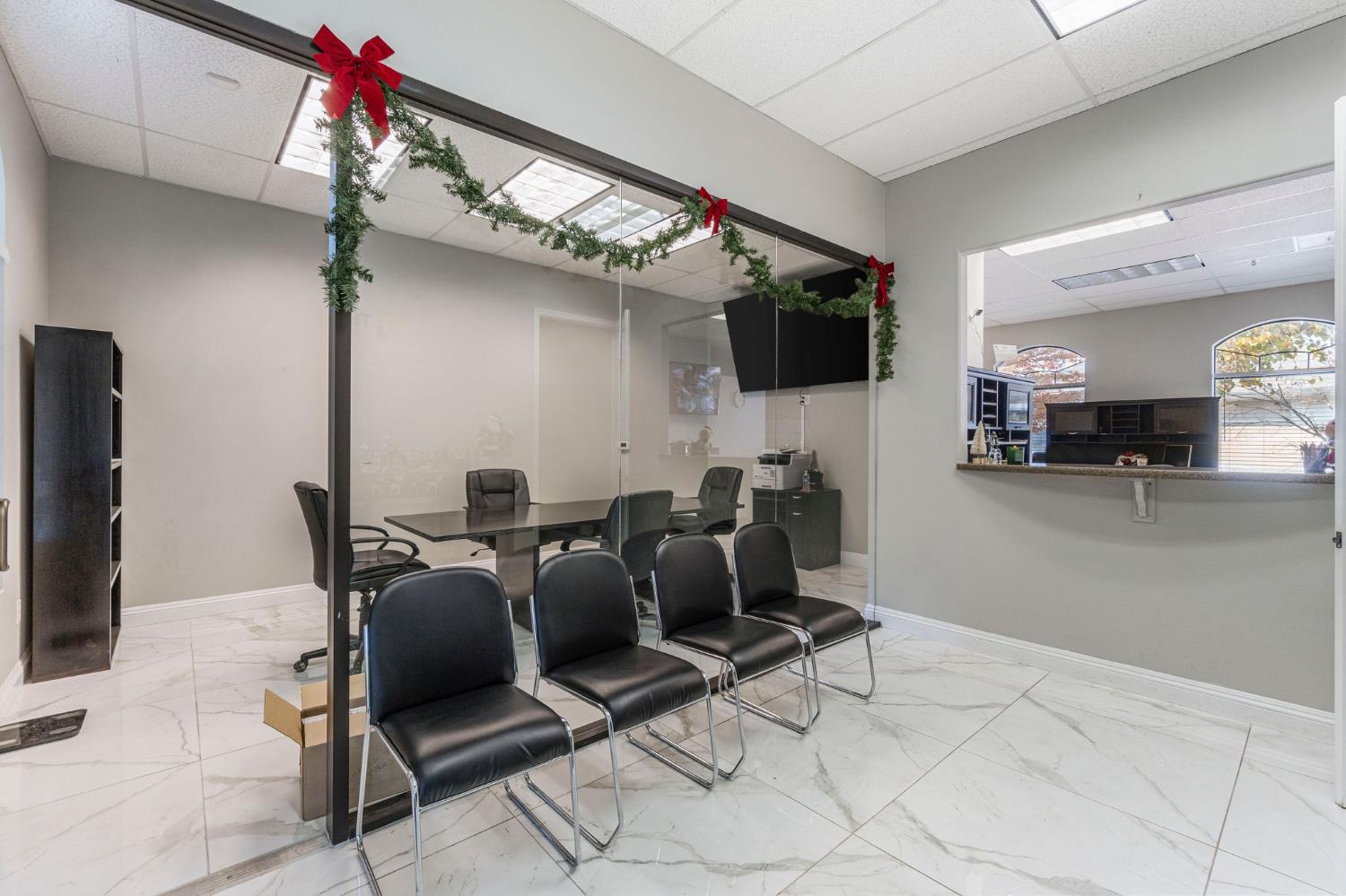 321 W Yosemite Ave, Madera, CA 93637