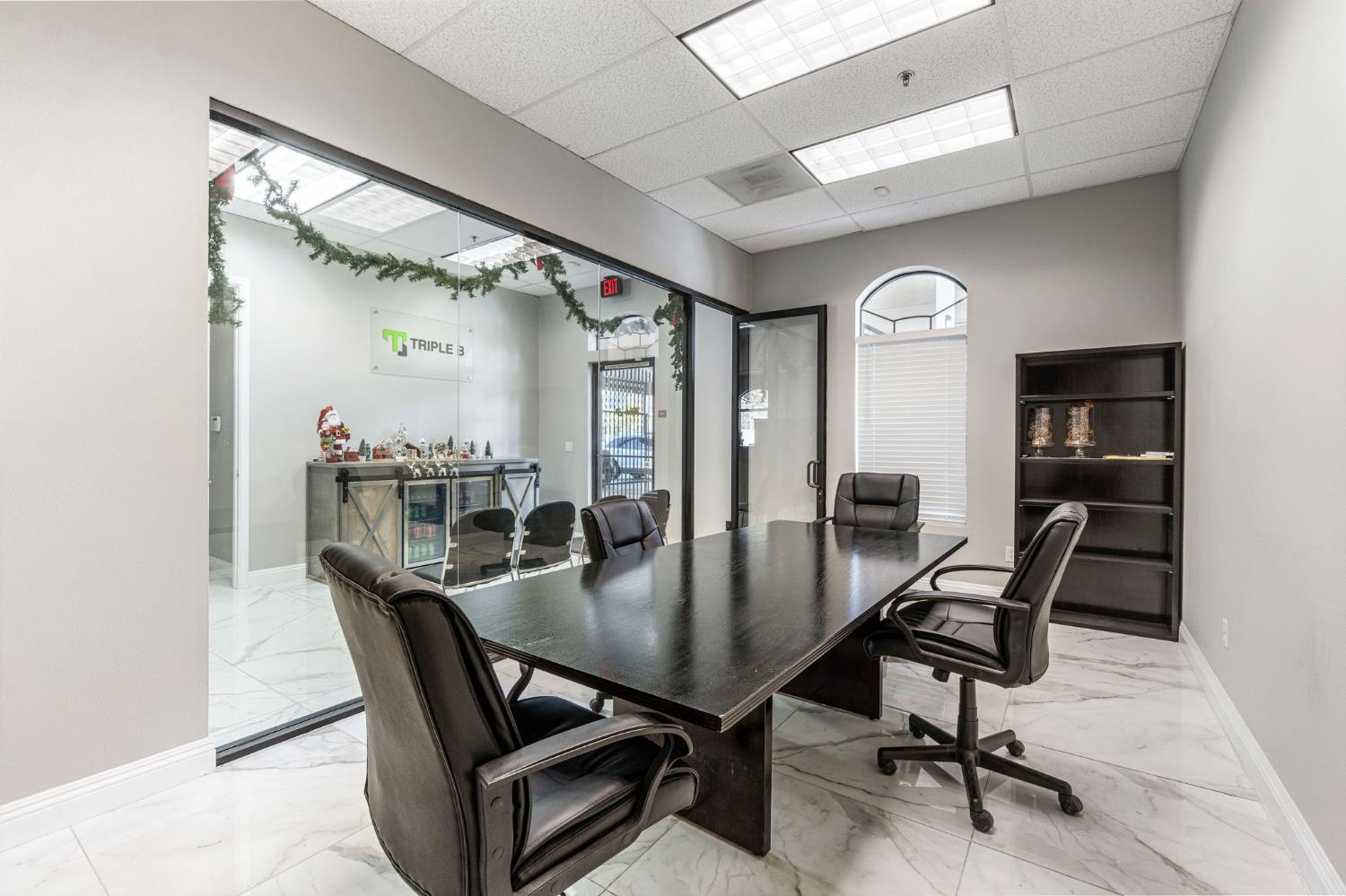 321 W Yosemite Ave, Madera, CA 93637