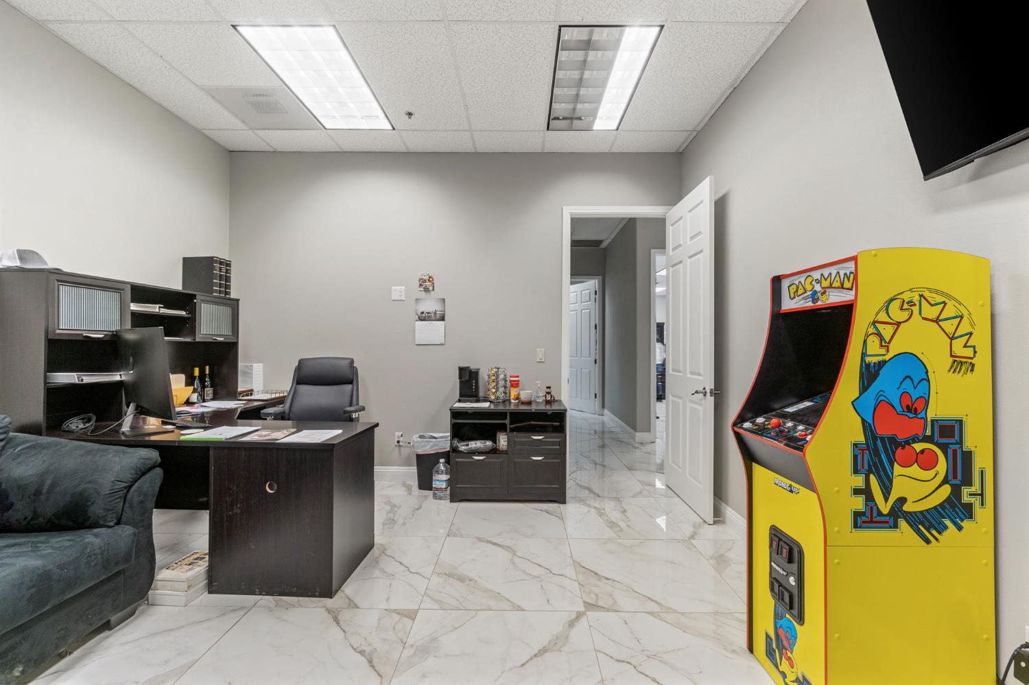 321 W Yosemite Ave, Madera, CA 93637