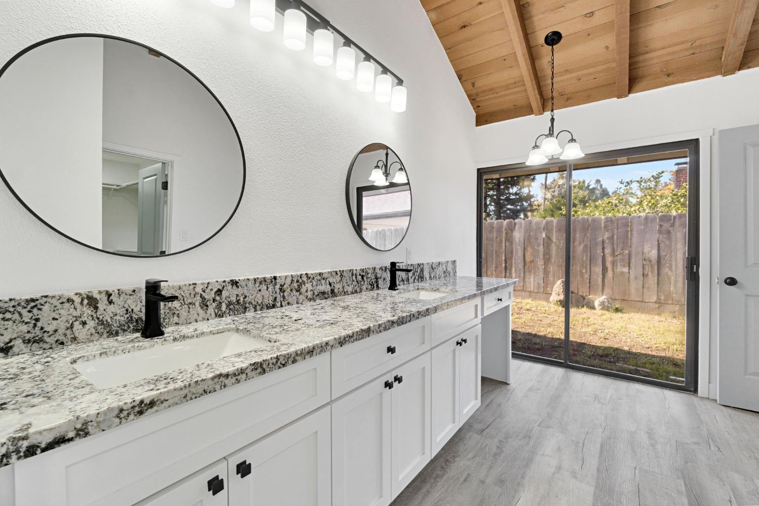 1547 W Fir Ave, Fresno, CA 93711