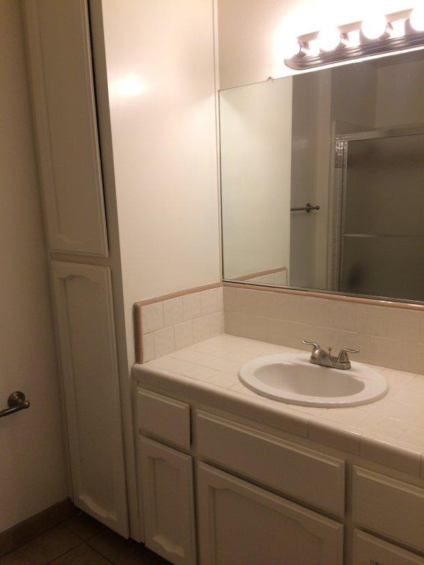 590 W Escalon Ave, Clovis, CA 93612