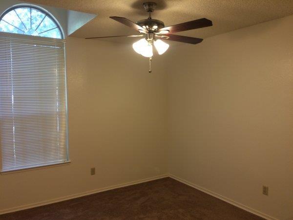 590 W Escalon Ave, Clovis, CA 93612