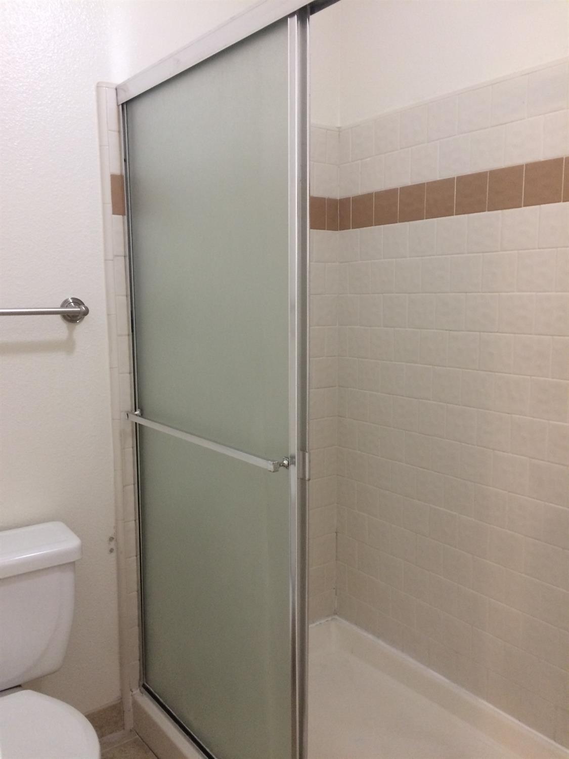 590 W Escalon Ave, Clovis, CA 93612