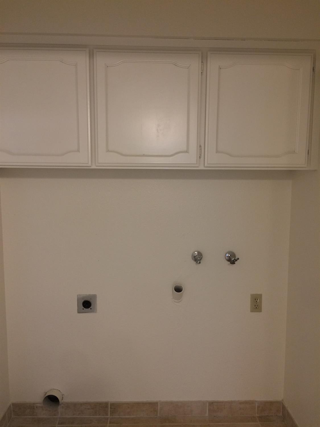 590 W Escalon Ave, Clovis, CA 93612